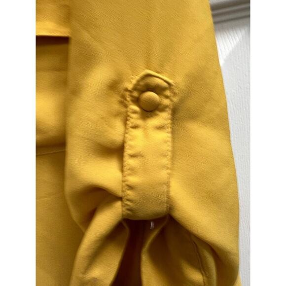 TORRID mustard yellow lightweight flowy blouse roll tab sleeves plus size 2 - Picture 4 of 4